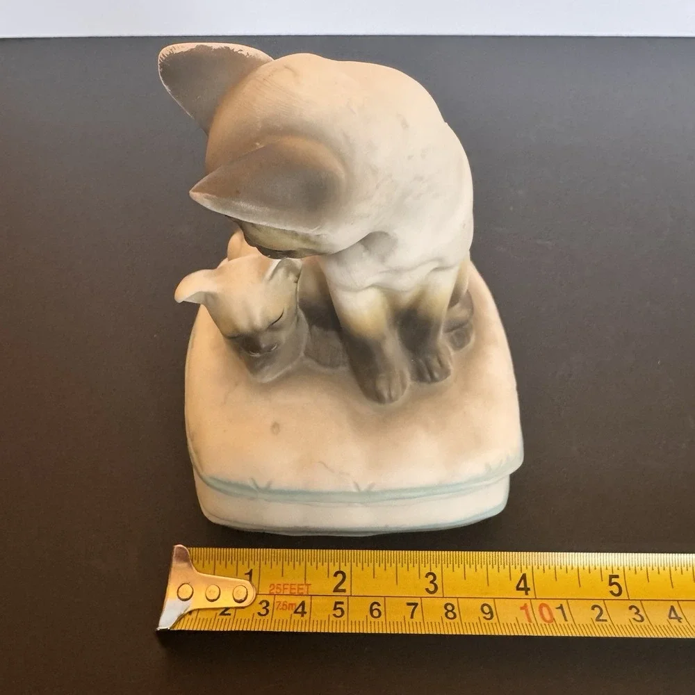 Vintage Mann Siamese Cat & Kitten Figurine Japan Hand Painted *READ